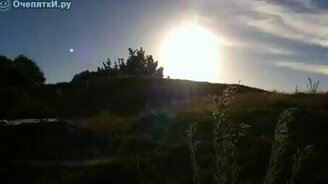 С трамплина на скутере - смотреть видео (0:08)