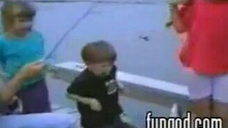 Приколы на рыбалке - смотреть видео (1:17)