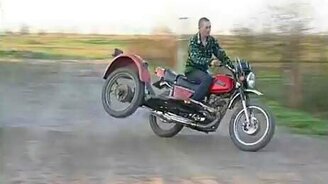 Мотоцикл против забора - смотреть видео (0:16)