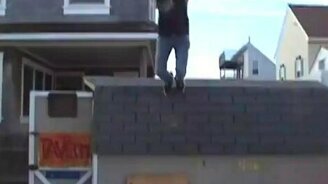 С крыши на табуретку - смотреть видео (0:14)