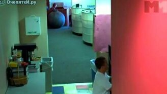 Рука-гигант - смотреть видео (0:41)