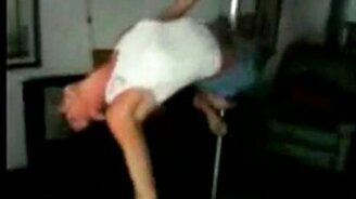 Падения возле шеста - смотреть видео (1:42)