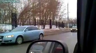 Объезд пробок по-русски - смотреть видео (0:51)