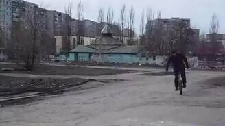 Трюкач на колесе - смотреть видео (1:13)