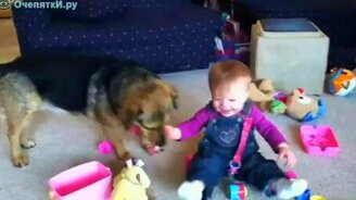 Смеётся в замедлении - смотреть видео (1:50)