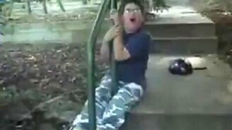 Жёсткое падение роллера - смотреть видео (0:03)