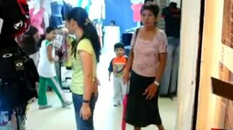 Напугал мальчугана - смотреть видео (0:18)