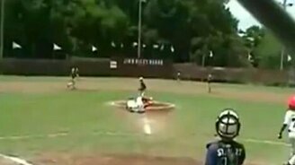 Маленький регбист - смотреть видео (0:17)