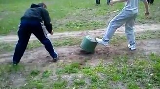 Полёт кастрюли - смотреть видео (0:34)