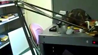 Напугал в офисе - смотреть видео (0:33)