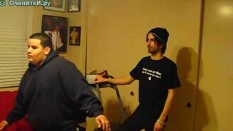 Увлеклись парни - смотреть видео (0:38)