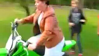 Не женское это дело - смотреть видео (1:36)