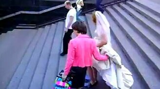 Невеста в ластах - смотреть видео (0:16)