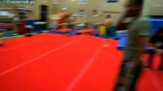 Крепкий малый - смотреть видео (0:32)