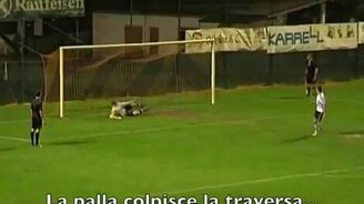 Внезапно в штангу - смотреть видео (0:57)