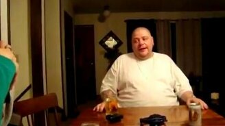 Изобразил плач малыша - смотреть видео (0:37)