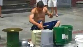 Ритмичный барабанщик - смотреть видео (5:49)