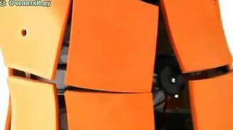 Робот-манекен - смотреть видео (0:32)