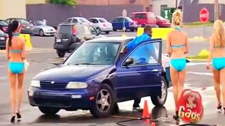 Бикини автомойка - смотреть видео (1:47)