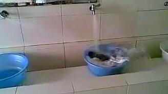 Стирка по-китайски - смотреть видео (0:19)