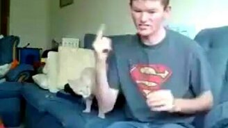 Пугливый супермен - смотреть видео (0:11)