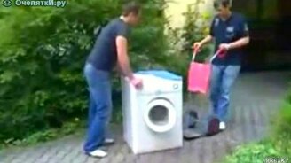 Сильная девушка-грузчик - смотреть видео (1:18)