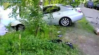 Тойота в болото - смотреть видео (0:42)