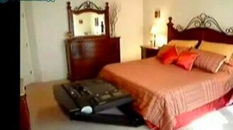 Прячем телевизор под кровать - смотреть видео (0:28)