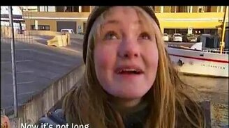 Собака прыгает с парашютом - смотреть видео (1:15)