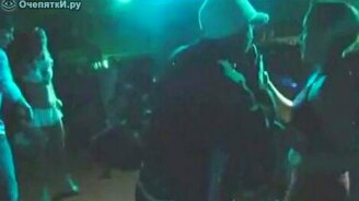 Потерял равновесие и девушку - смотреть видео (0:44)