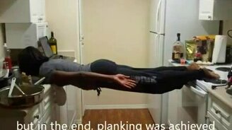 Настойчивая девушка - смотреть видео (0:30)