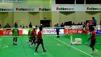 Соединили волейбол, сокс и кунг-фу... - смотреть видео (2:31)