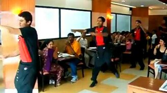 В индийской пиццерии - смотреть видео (0:55)