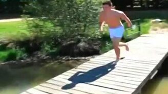 Не зная броду - смотреть видео (0:17)