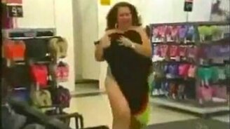 Крыса в раздевалке - смотреть видео (2:07)