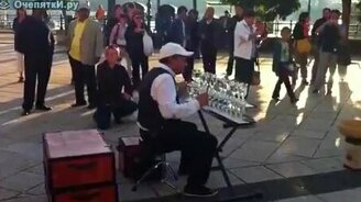 Музыка на стаканах - смотреть видео (0:52)