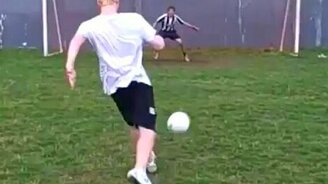 Футбольный беспроигрышный трюк - смотреть видео (0:04)