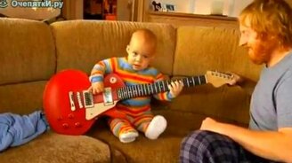 8-ми месячный гитарист - смотреть видео (0:57)