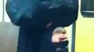 Бэтмен в метро - смотреть видео (1:43)