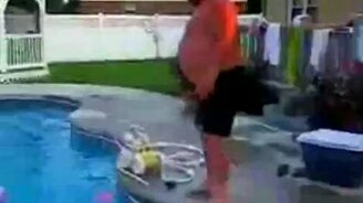 Как он это сделал? - смотреть видео (0:16)