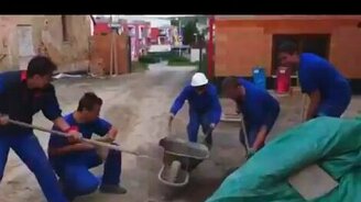 Формула-1 с тележкой - смотреть видео (0:33)