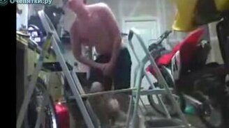 Как сломать кулак - смотреть видео (0:27)