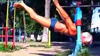 Вот это дед! - смотреть видео (0:44)