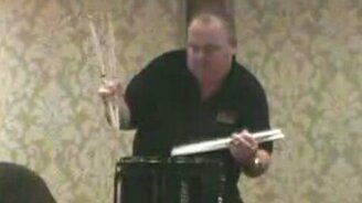 Скоростной барабанщик - смотреть видео (3:21)