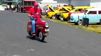 Оригинальный мопед - смотреть видео (0:25)