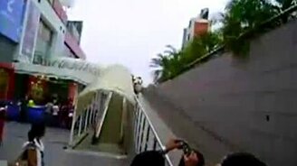 Ловкач из сферы обслуживания - смотреть видео (0:17)