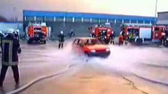 У пожарников и авто летают - смотреть видео (0:55)