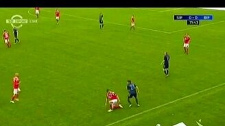 Разрядка на футболе - смотреть видео (0:14)