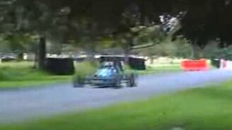 Чайка на носу болида - смотреть видео (0:26)