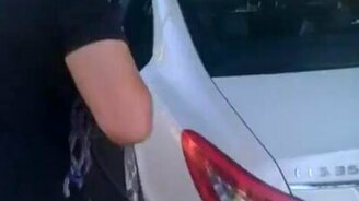 Богач моет Мерседес - смотреть видео (1:49)